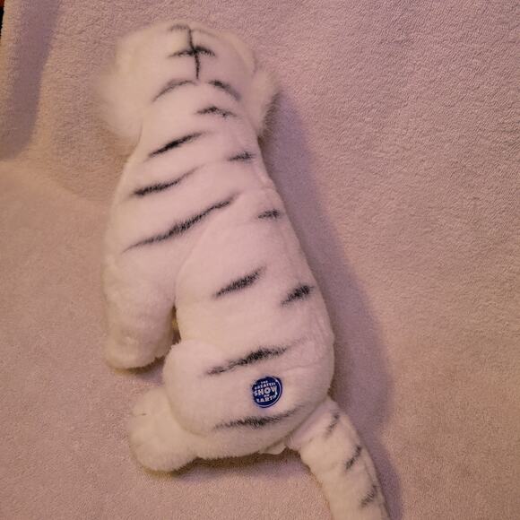 Fiesta Toys The Greatest Show On Earth White Tiger Plush  17" - Picture 2 of 4